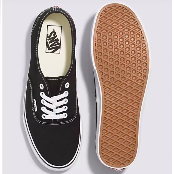 Vans WMNS Authentic Black
VN000EE3BLK
Sneakers - Picture 3 of 16